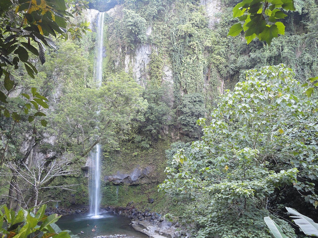 Katibawasan Falls dropping into its plunge pool in Camiguin