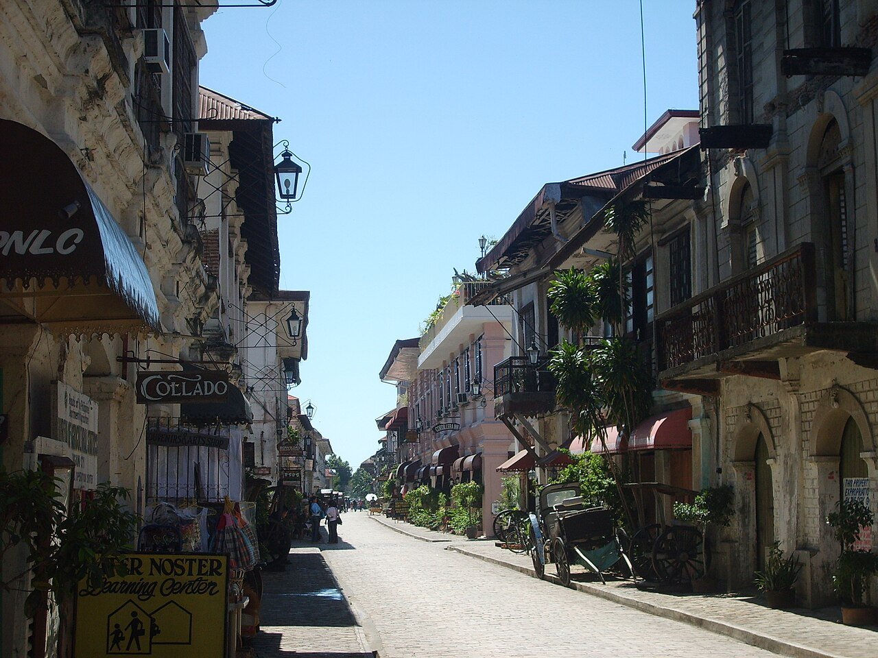 Heritage houses in Vigan reached by bus from Manila