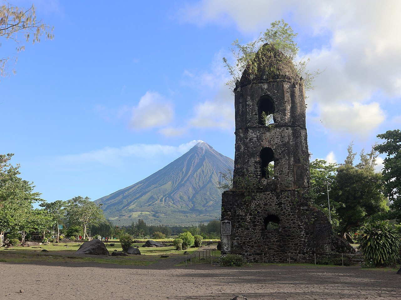 Cagsawa Ruins with Mayon Volcano, Daraga, Albay