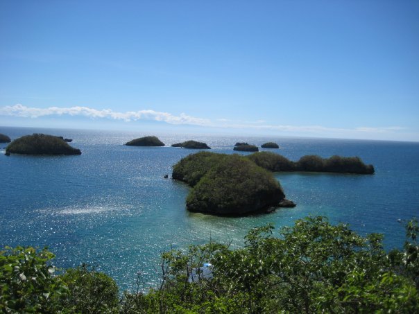 Islands on the Hundred Islands boat tour route from Lucap Wharf in Alaminos