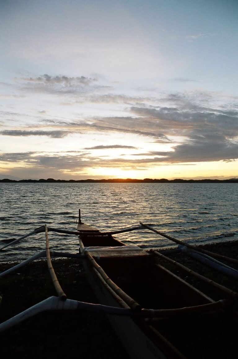 Sunrise over Hundred Islands National Park, the main thing to do in Alaminos City